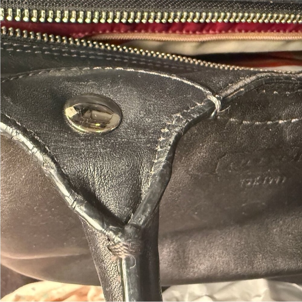 Coach Bleecker Legacy Stripe
F14383 black leather vintage tote w/double handles. - Picture 13 of 16